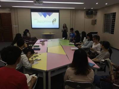 認真學習的你最美麗！——記長安中心小學青年教師培訓活動