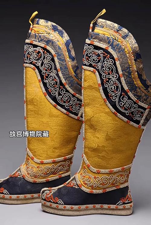 雍容華貴下的規(guī)矩 清代皇帝服飾的特殊規(guī)范